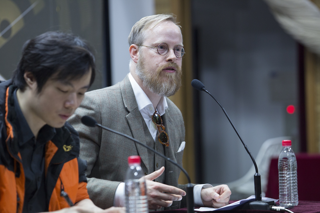 Jeppe Gjervig Gram回答问题.jpg